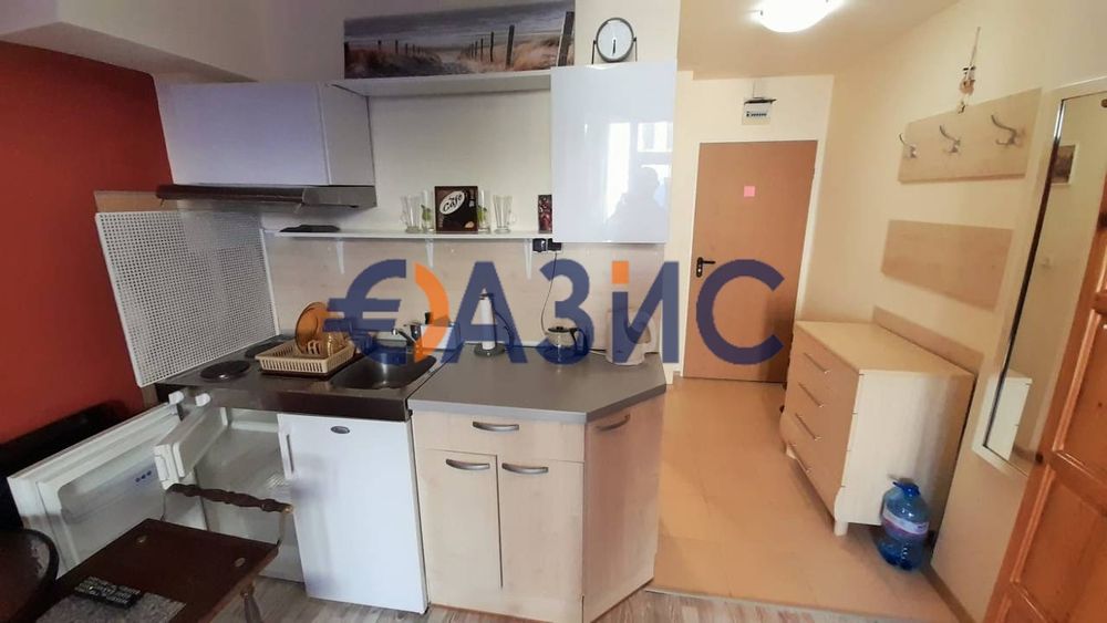 Продава се Едностаен апартамент в к.к. Слънчев бряг - 33 кв.м за 1637 €/кв.м - Снимка #2