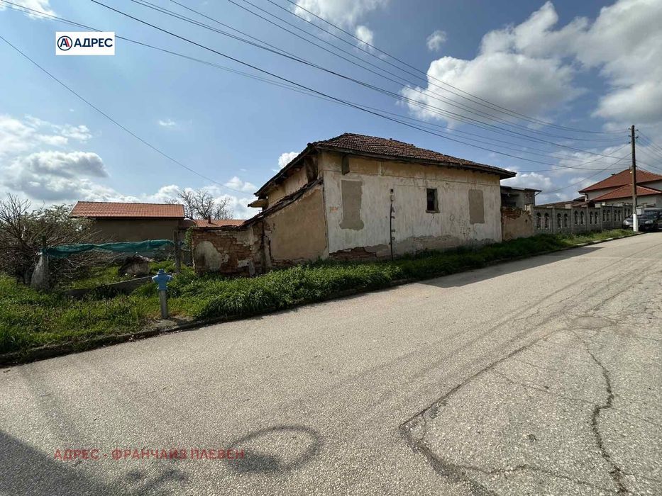 Къща в Плевен, област-гр.Долна Митрополия площ 60 цена 35000