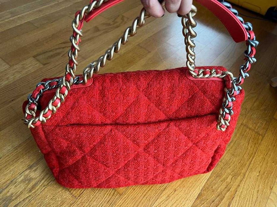 geanta Chanel 19 maxi