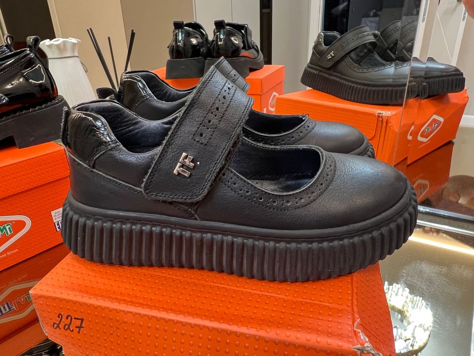 Туфли девочковые в школу