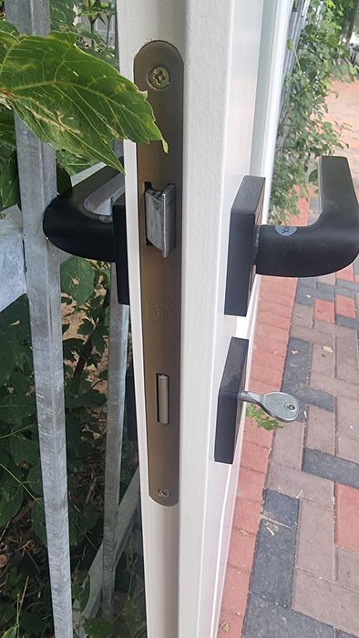 Usa interior alba Pinum 200 x 70