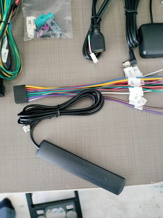 Unitate media Peugeot 3008/2009-2015,diverse cablaje.