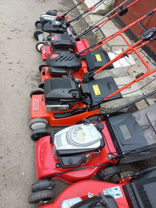 Vand masini tuns iarba