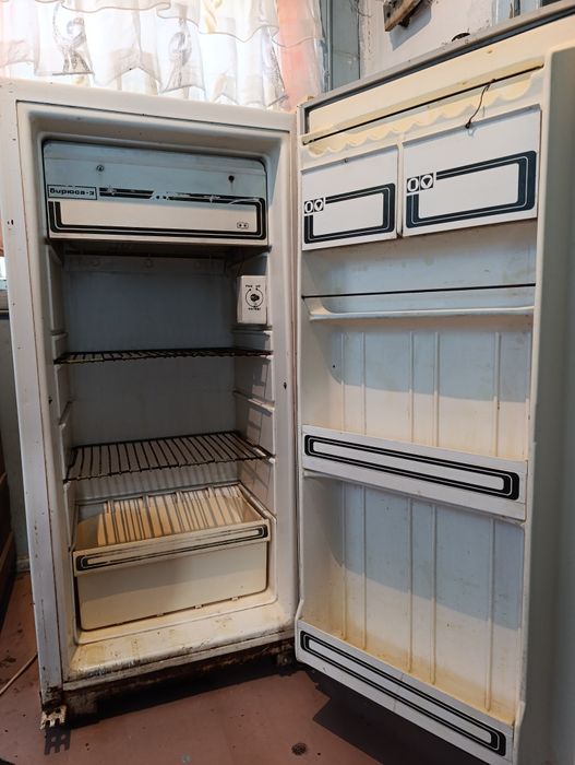 Холодильник Бирюса