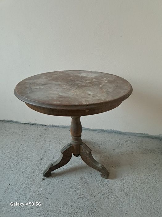 Masa rotunda din lemn masiv vintage