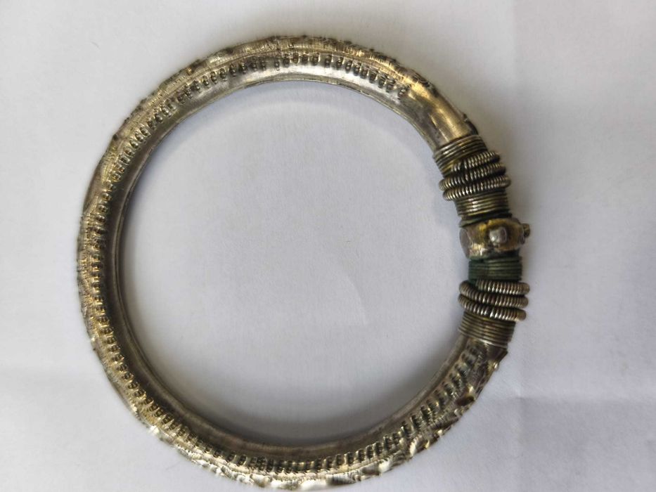 Bratara de argint veche cu model floral