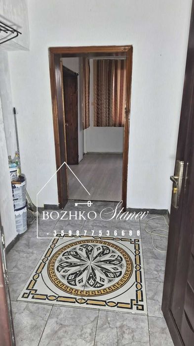 Продавам къща в гр. Долни Чифлик