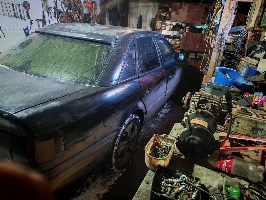 Продаю Ауди 100 С4,