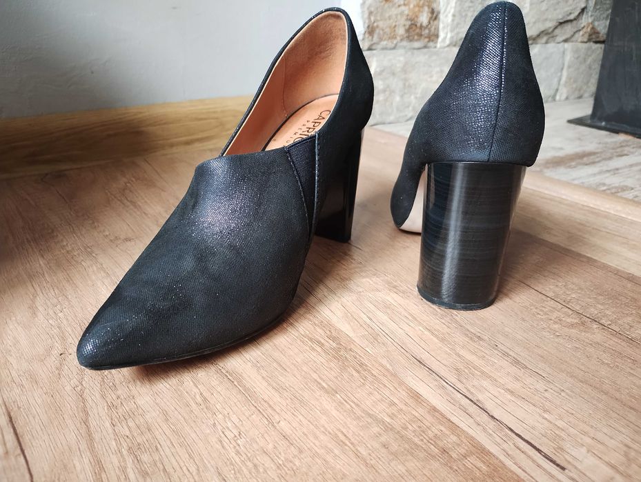 Черни лъскави обувки на дебел ток, размер 38,5