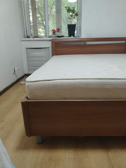 продам деревянную кровать