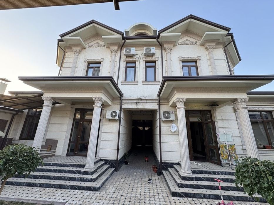 Ona bola banisa atrofida 5 sotix 10 ta xona