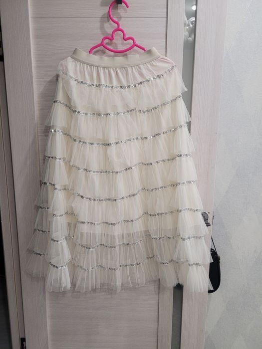 Продаётся юбка почти новая один раз одевала