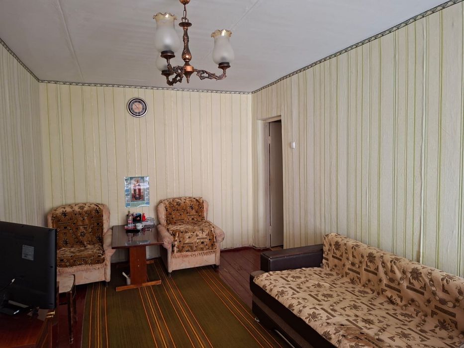 Продам двух комнатную квартиру
