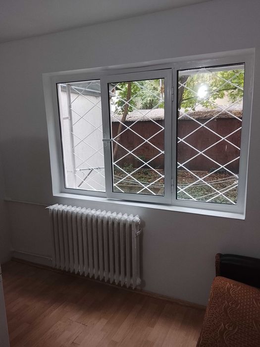 PF vand 2 camere cămin (unite) cu hol,baie și bucatarie32 mp parter