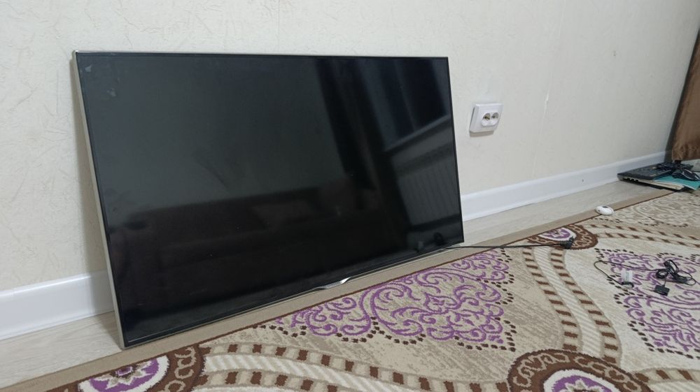 Продам телевизор Самсунг на запчасти!