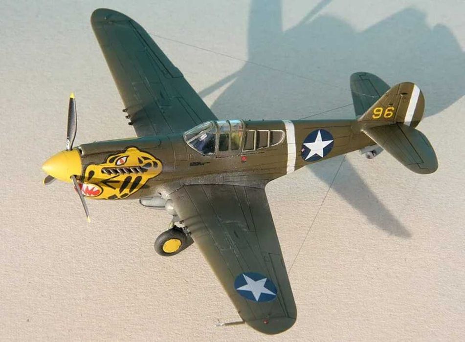 сборная модель самолёта P-40E 1/72 NOVO СССР РАРИТЕТ!