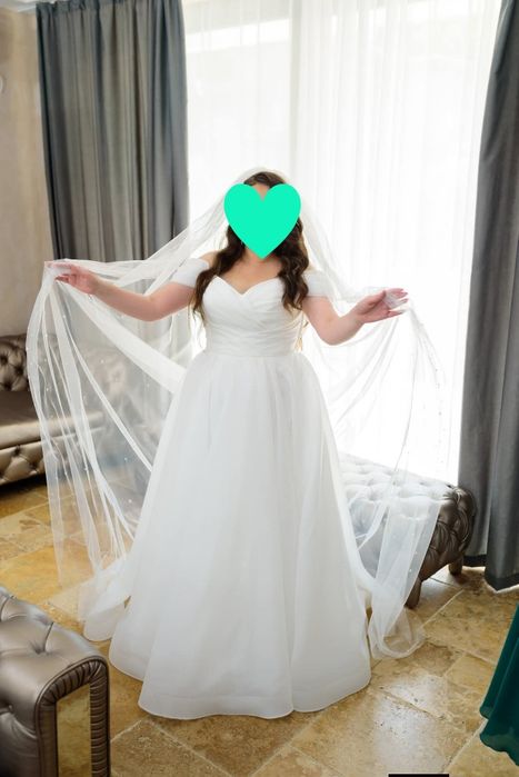 Vand rochie mireasa