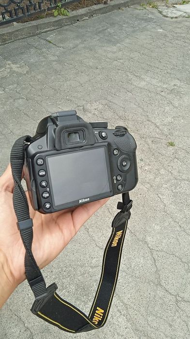 Продам Nikon D3200. Отличный зеркальный фотоаппарат для старта.