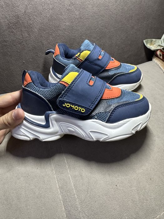 Кроссовки детские