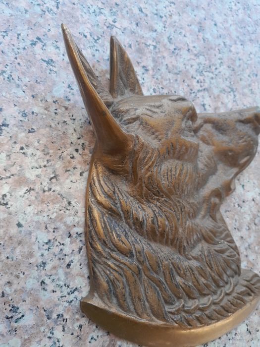 Placheta veche din bronz masiv,  câine lup, transport gratuit