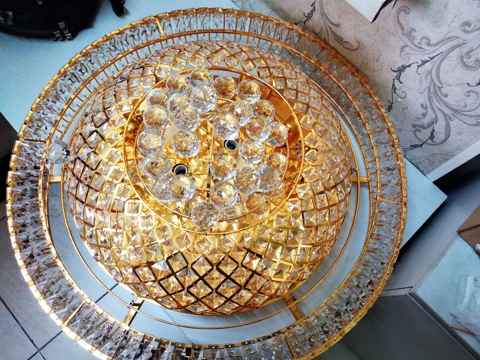 Распродажа остатков!!!люстра хрусталь 20000новые