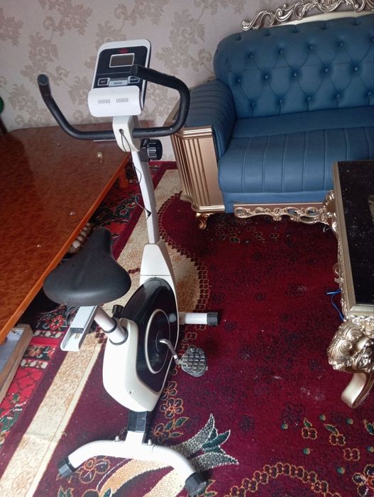 Велотренажор сотилади