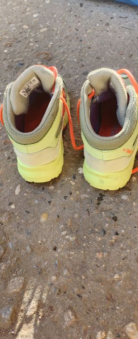 Adidas боти за момче