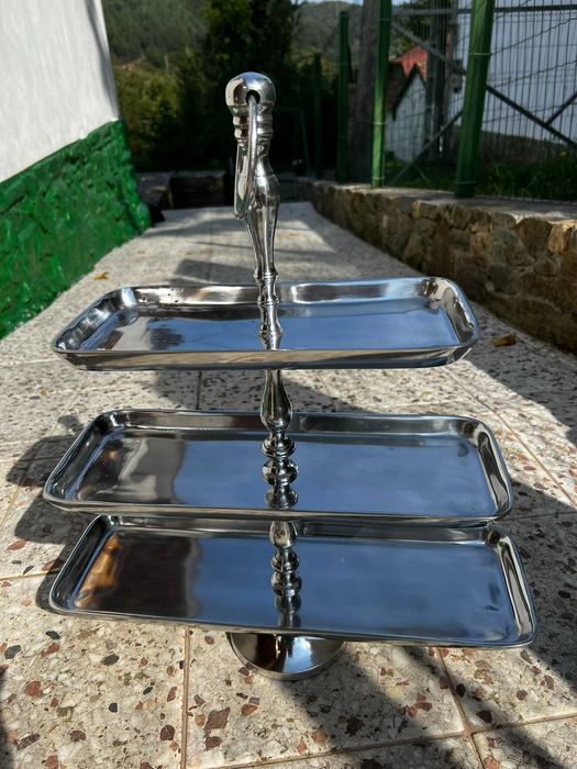 Suport etajat pentru prajituri sau fructe 3 straturi.