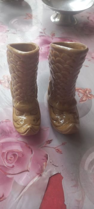 Suvinir etikla sotiladi