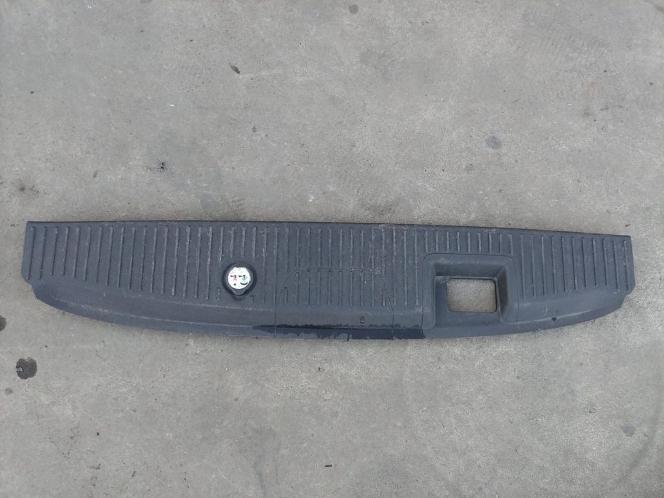 ornament podea usi spate  ford transit courier c4a  2022  et76-r40352-bf et76-r40352-cf