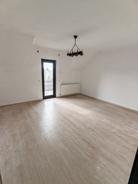 Inchiriez Casa P+E,  3 camere Cristesti zona Materom