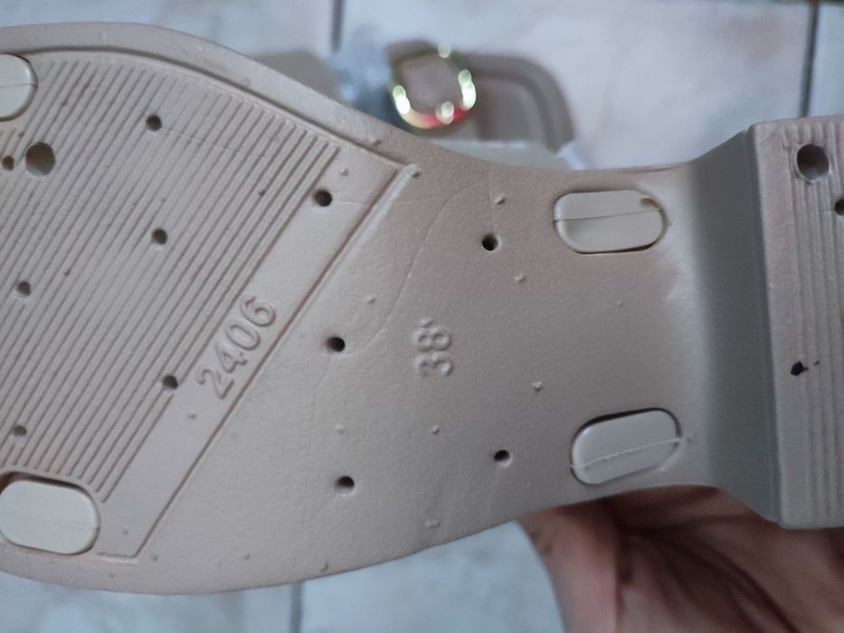 Босоножки отдам за фрукты