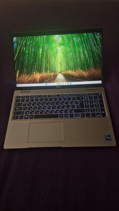 Dell Latitude 5521 15.6" i7-11850H Nvidia MX450 32/512GB Windows 11