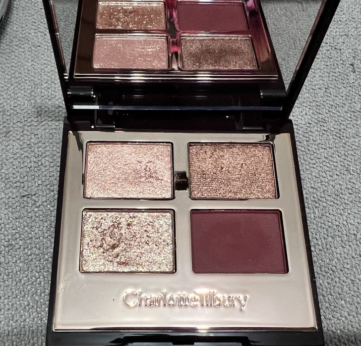 Декоративна козметика на Charlotte Tilbury, Ofra, Natasha Denona и др.