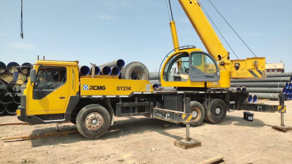 Автокран китаец 25 тонник