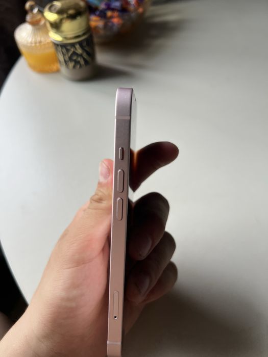 IPHONE 13 в идеальном состоянии
