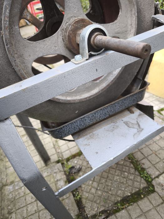 Камък за заточване на ножове и инструменти