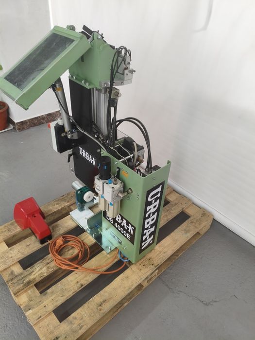 Двуглава автоматична винтонавивна машина URBAN DS 4000E-Германия