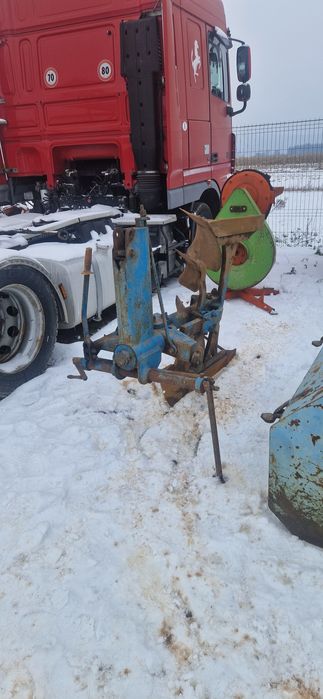 Plug reversibil tractor