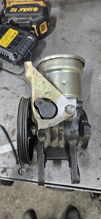 Насос ГУР Toyota corona