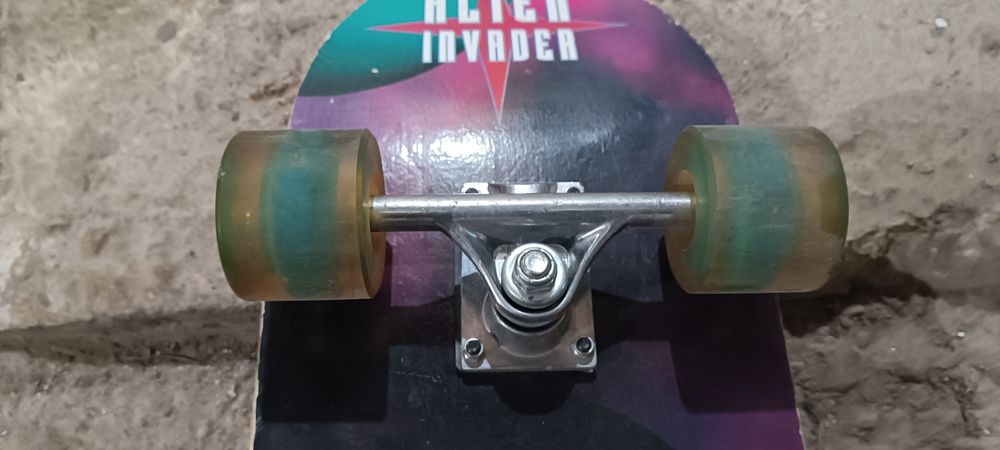 Placă skateboard cu leduri pe roți
