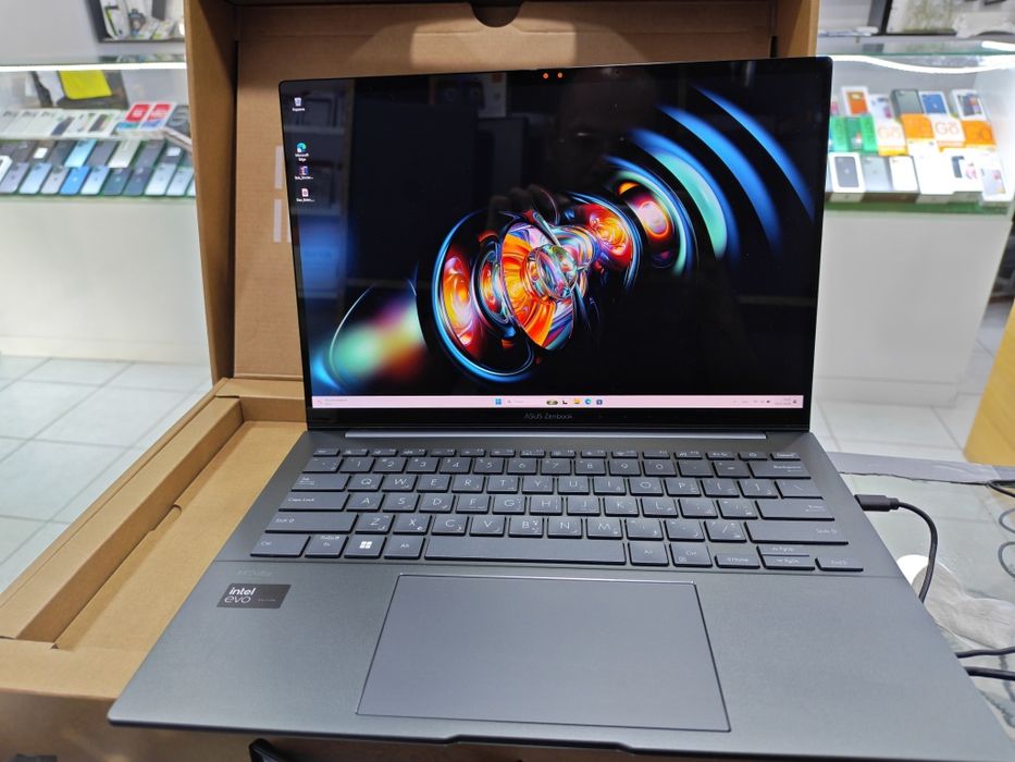 Asus Zenbook Ultra 7 Premium laptop