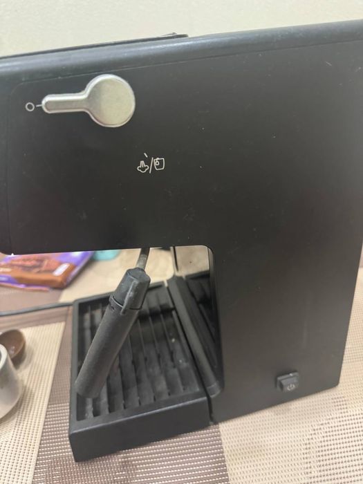 Продам кофе машину Delonghi