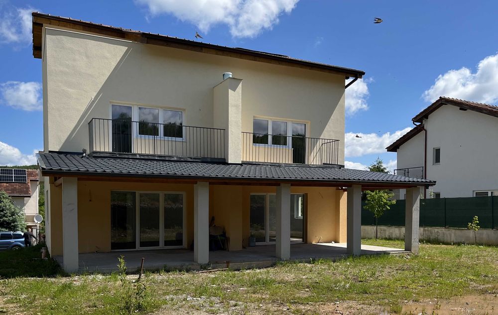 SUPER OFERTA : Casa de vanzare  P+1+M  Gilau Vest