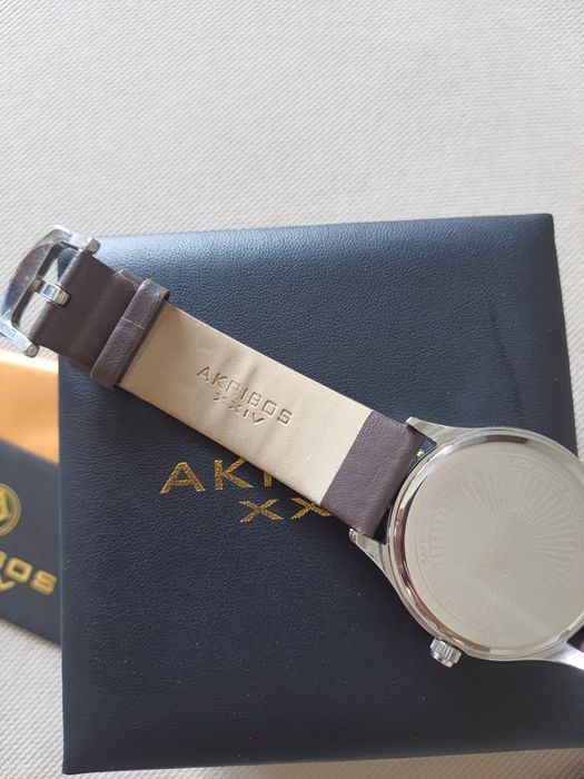 Ceas barbatesc Akribos XXIV - cu  bratara din piele