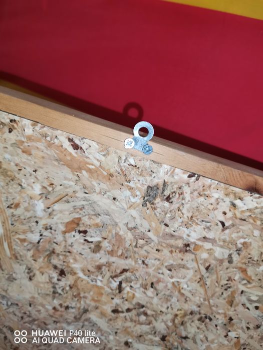 Табло за снимки изработено от OSB плоскост и дървена рамка