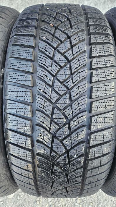 225/45 R17 • Iarna • Goodyear UltraGrip Performance+ 91H | 4 buc | Pret/buc