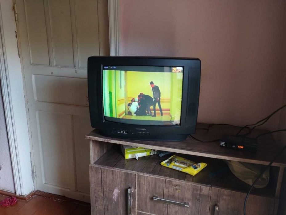 Ишлайдиган телевизор сотилади, тюнери билан бирга