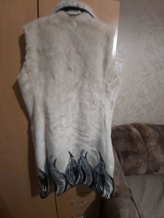 Жилетка с естествен пух