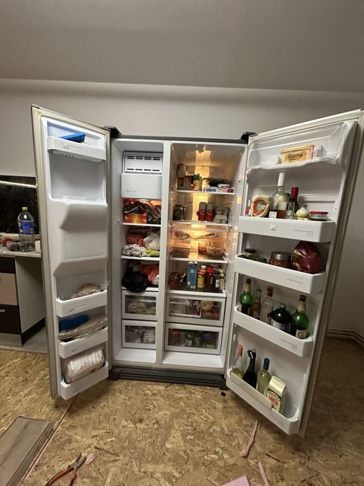 Frigider side-by-side Samsung